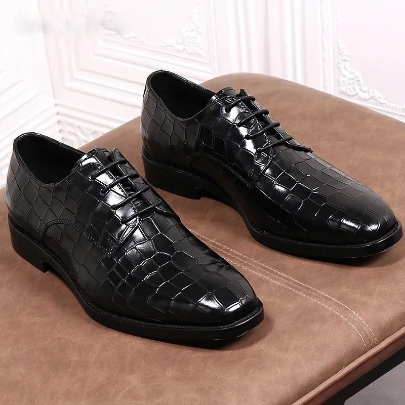 Crocodiles Pattern Style Black Leather Shoes